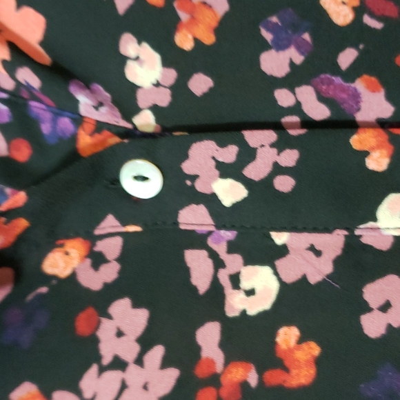 Ladies button down shirt - Picture 6 of 10